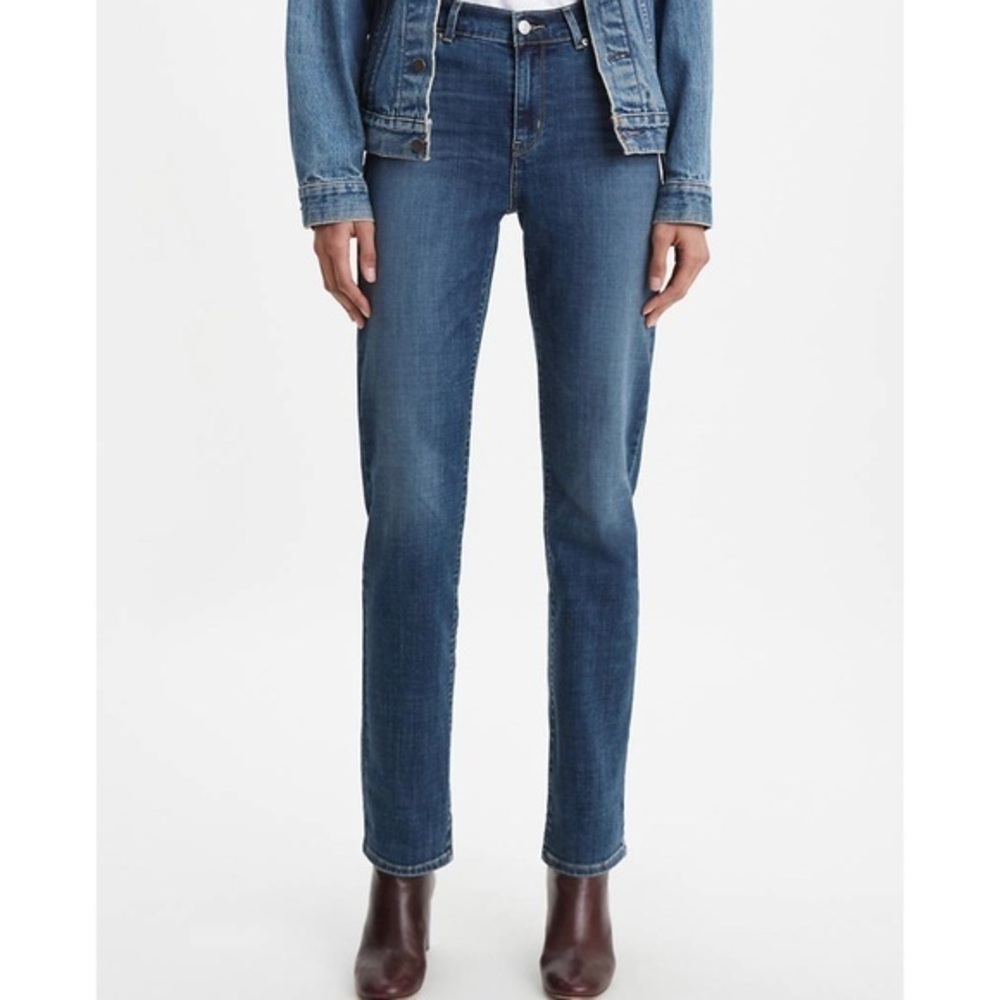Levi’s 524 Straight Medium Wash Blue Denim Jeans